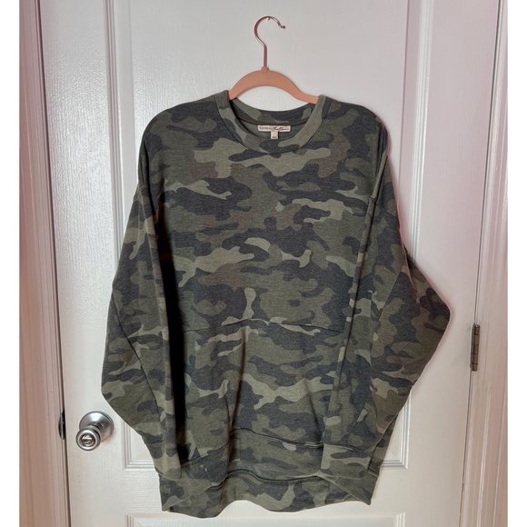 NWOT Express One Eleven Oversized Distressed Camo Sweatshirt size M - Picture 6 of 9
